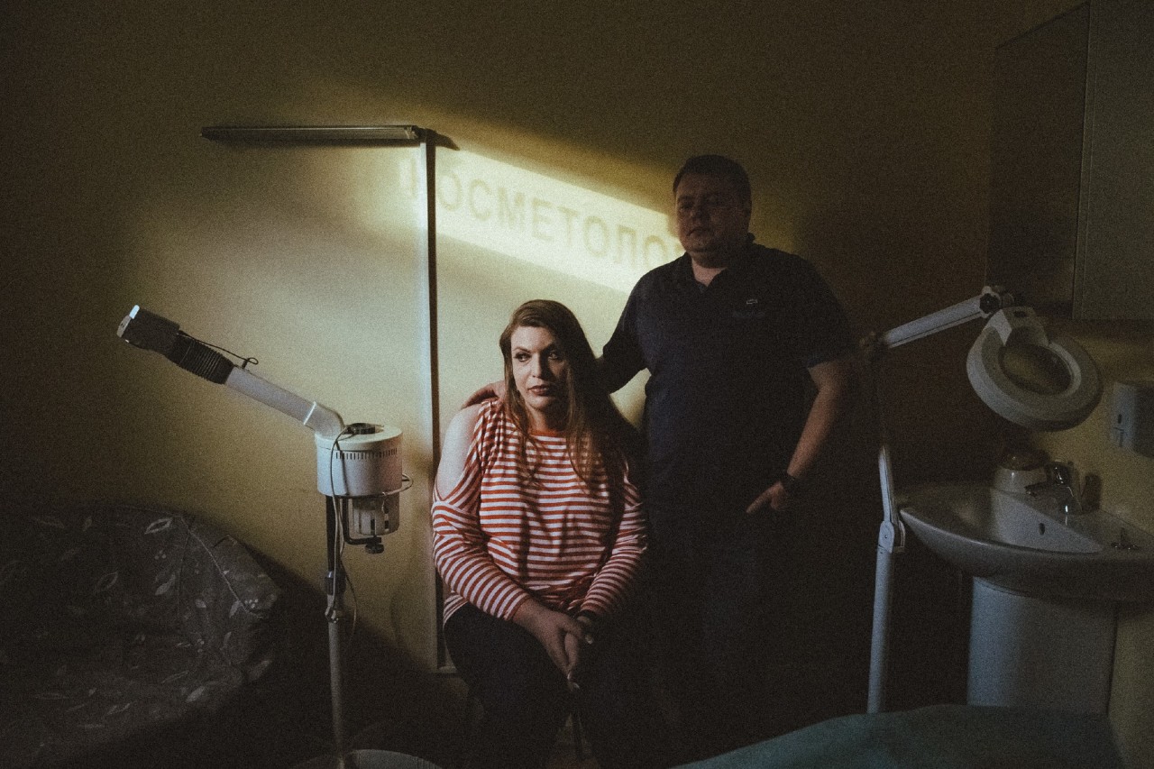 Андрей и Яэль в собственной клинике, где делают операции по изменению пола 